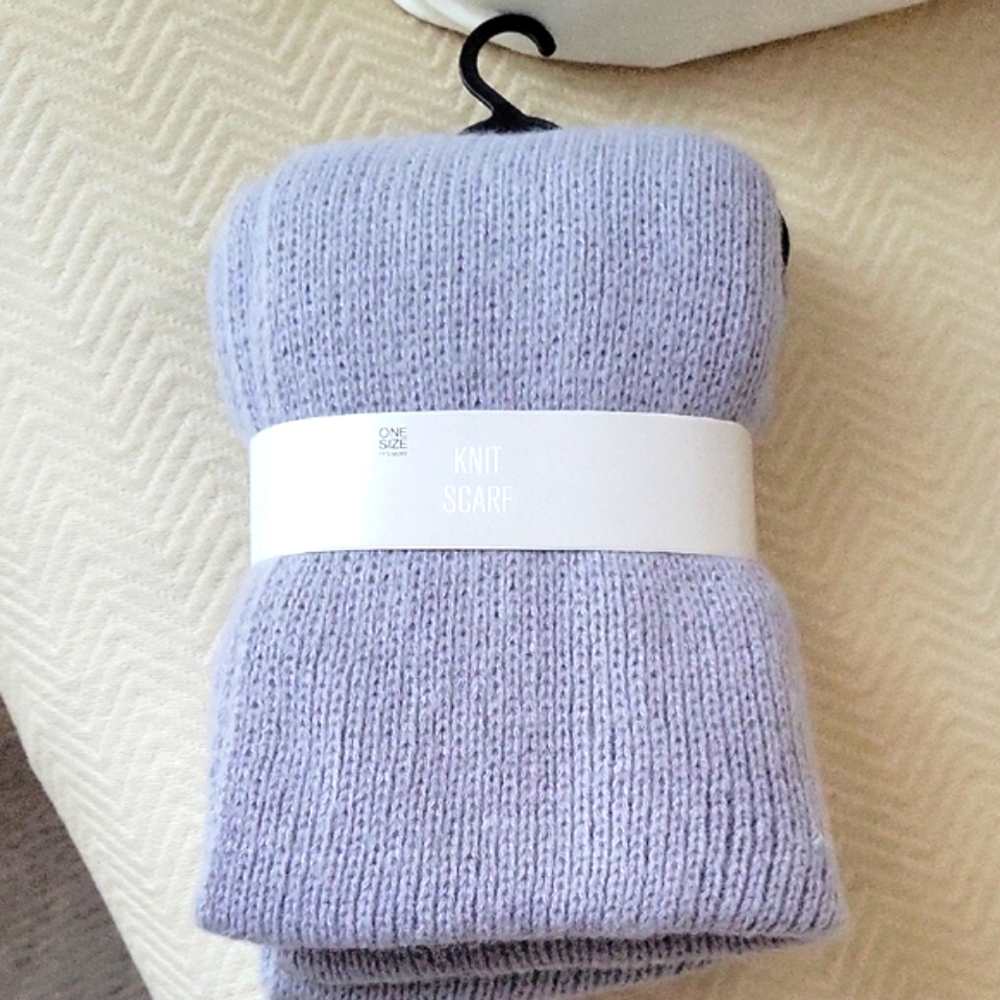 Gray Knit Scarf - New